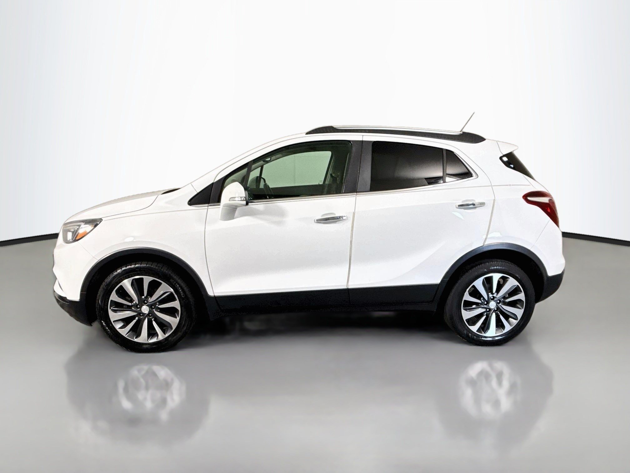 Used 2019 Buick Encore Essence FWD image 6