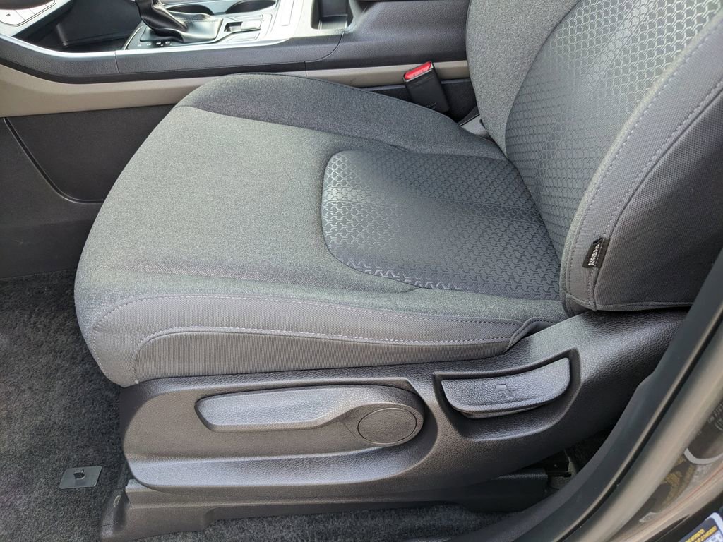 Certified 2026 Kia Carnival LX FWD image 21