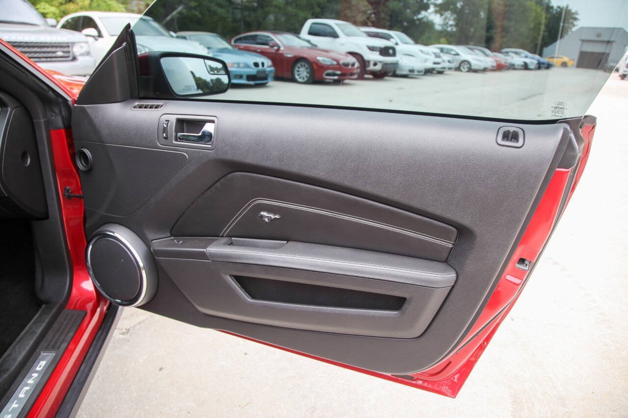 Used 2011 Ford Mustang GT Premium w/ Electronics Pkg RWD image 81