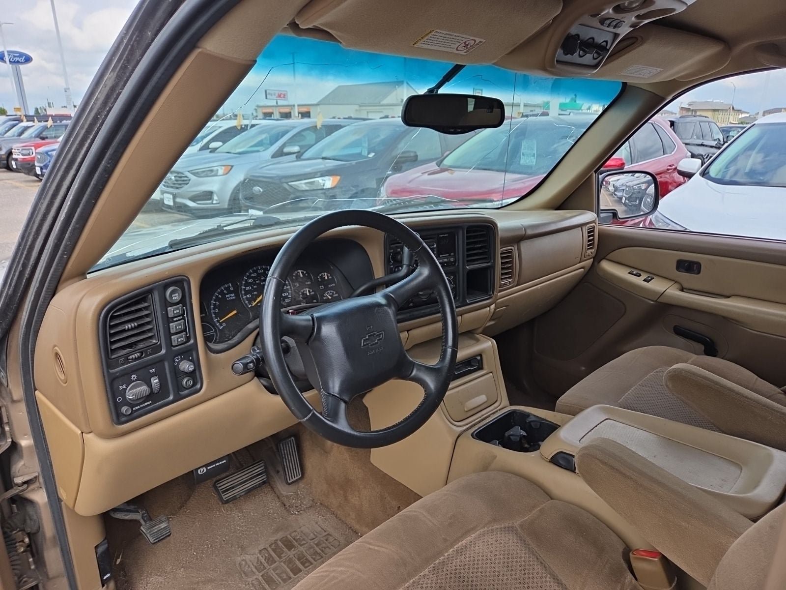 Used 2000 Chevrolet Tahoe LS w/ LS Preferred Equipment Group AWD/4WD image 9