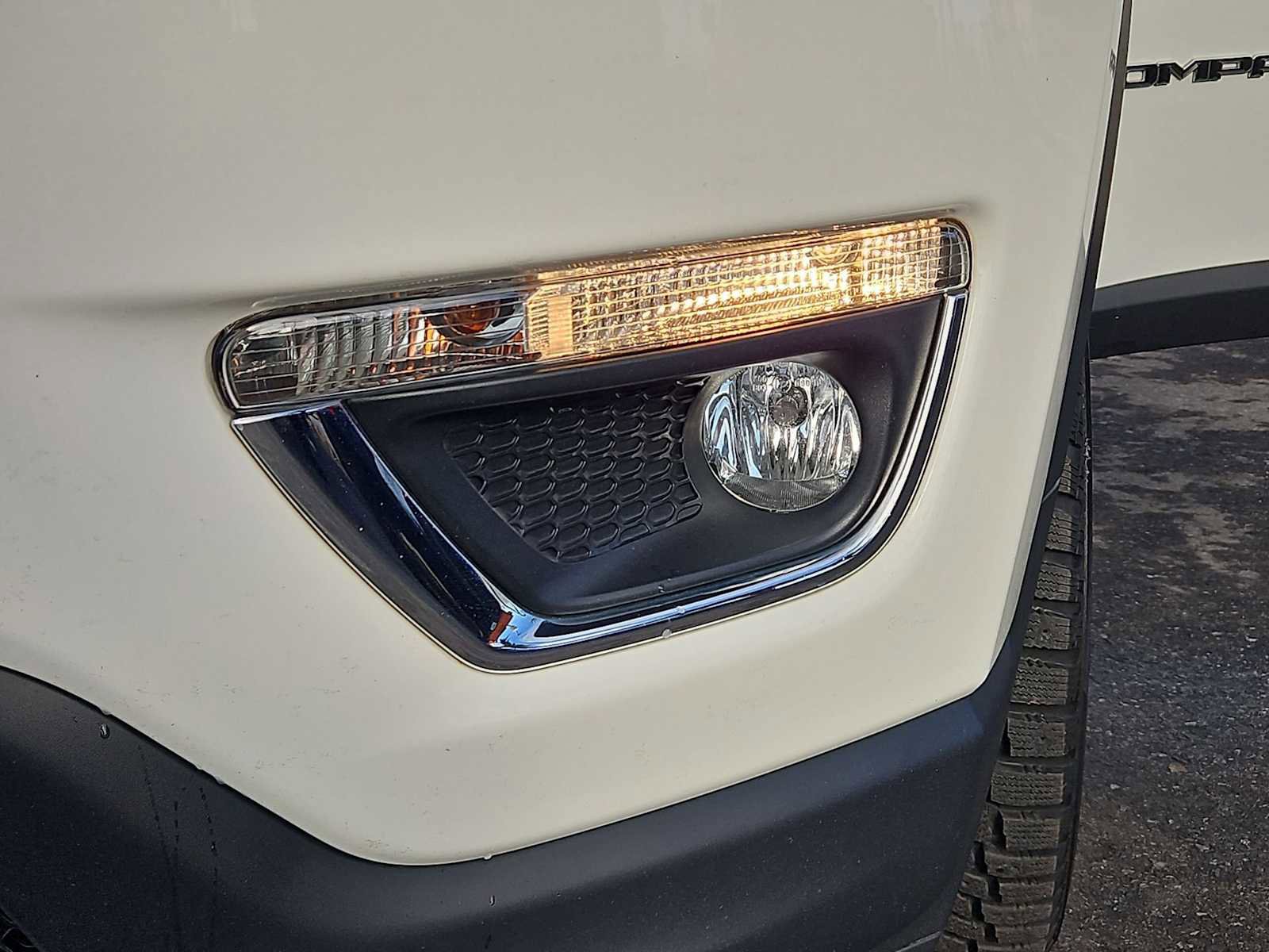 Used 2020 Jeep Compass Limited image 11