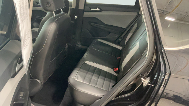 Certified 2023 Volkswagen Taos SEL AWD/4WD image 14