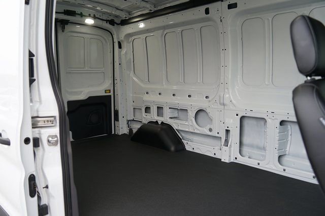 New 2024 Ford E-Transit 148 Medium Roof image 8