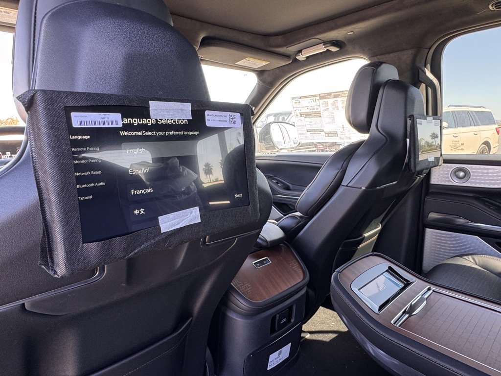 New 2025 Lincoln Navigator Black Label image 24