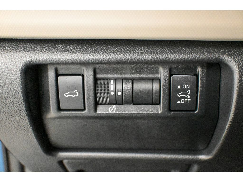 Used 2025 Subaru Forester Premium image 47