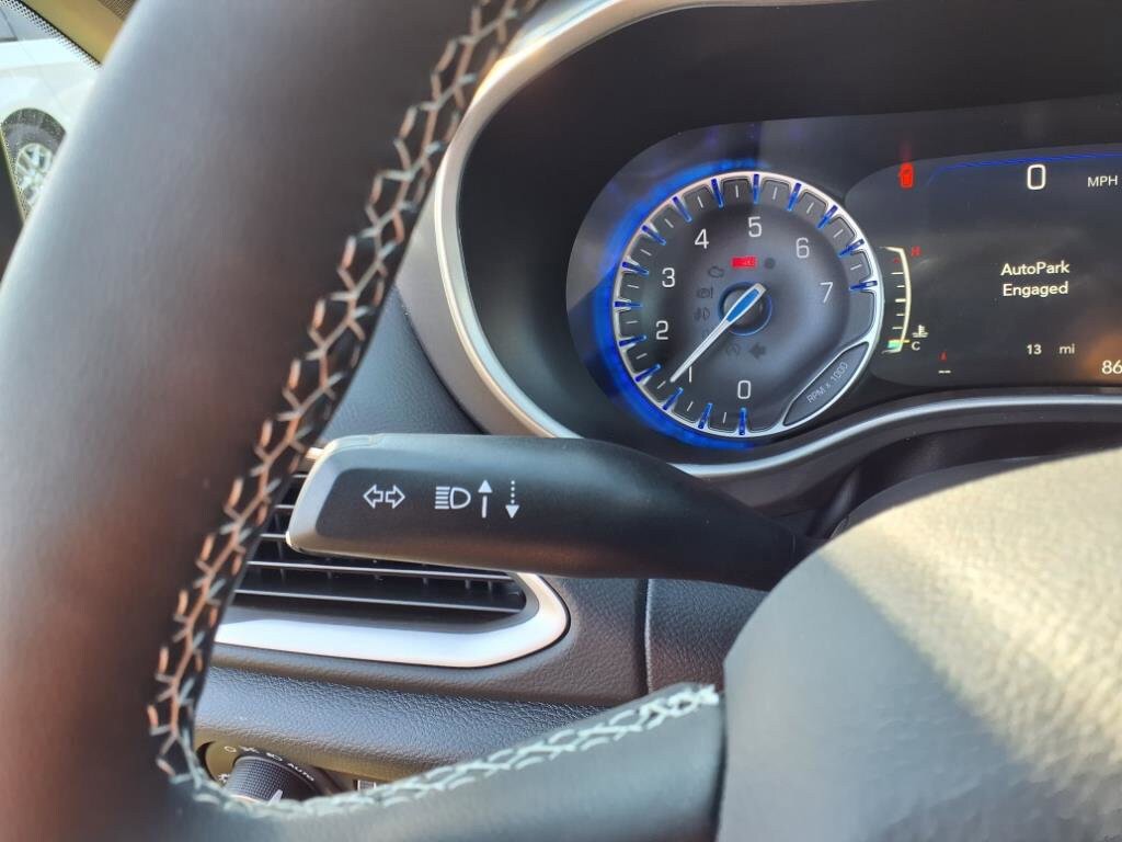 New 2025 Chrysler Voyager LX FWD image 20