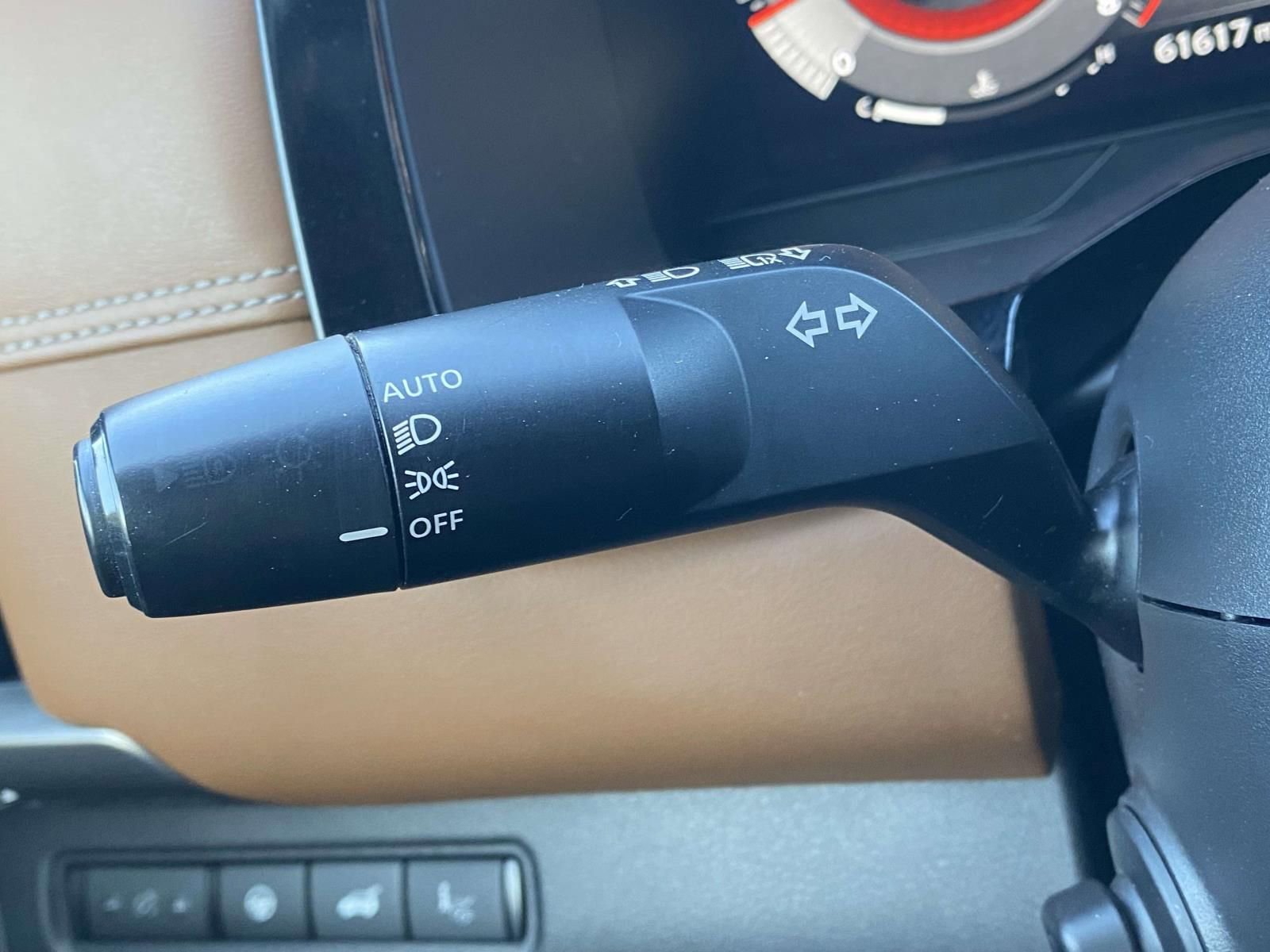 Used 2023 Nissan Pathfinder Platinum w/ Cargo Package AWD/4WD image 24