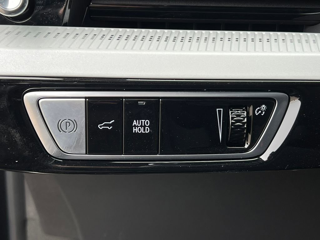 New 2026 Cadillac Optiq Luxury 1 image 17