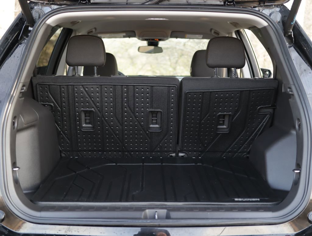 Used 2024 Chevrolet Equinox LT w/ LPO, Floor Liner Package image 24