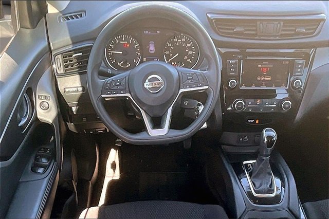 Used 2019 Nissan Rogue Sport S image 5