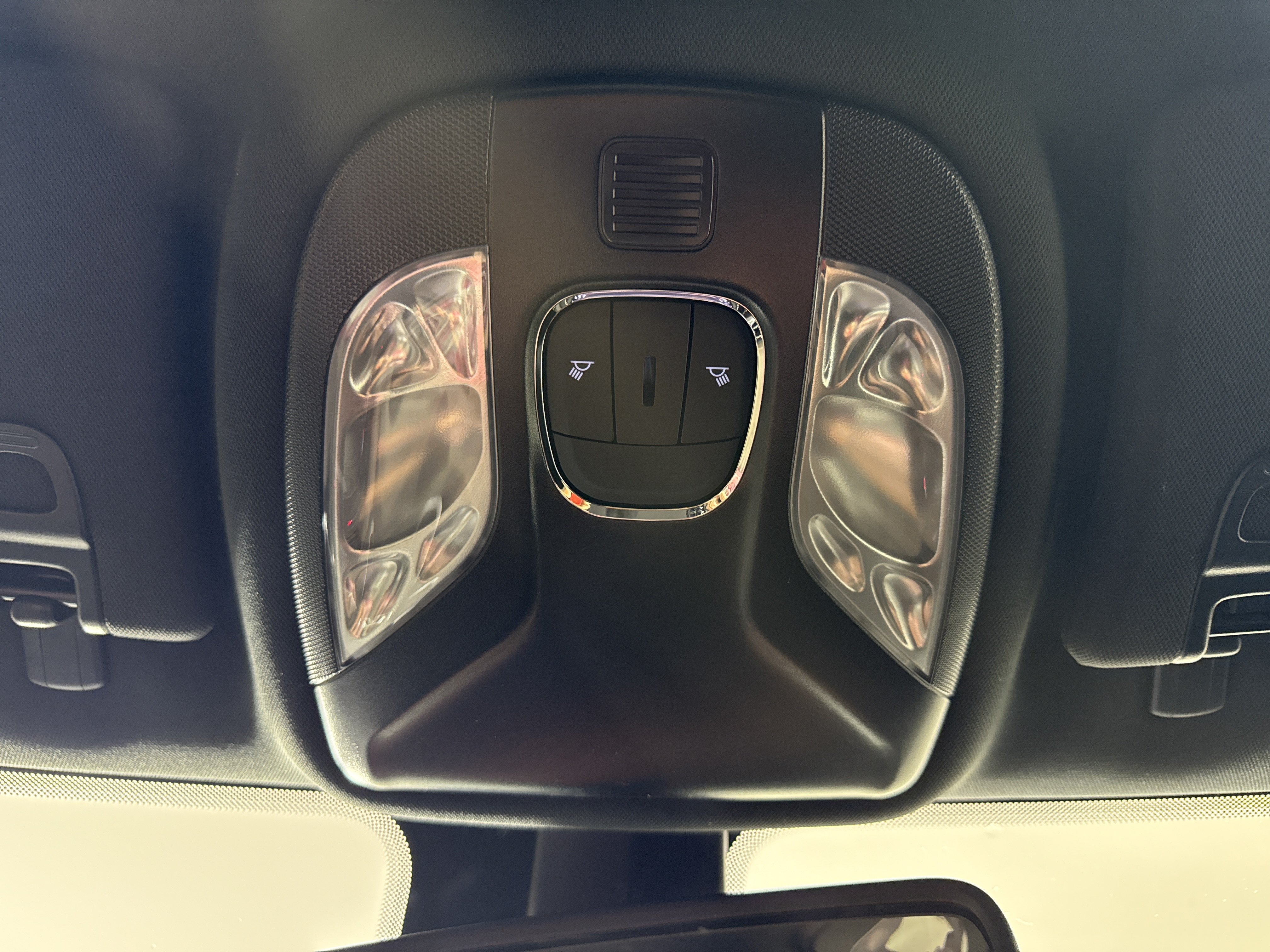 New 2026 Jeep Compass Latitude AWD/4WD image 24