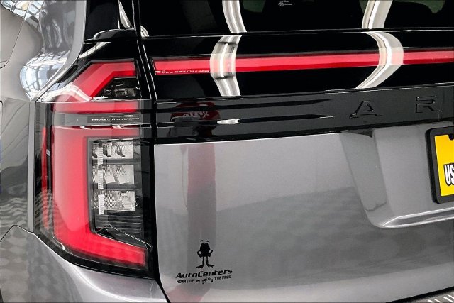 Used 2025 Nissan Armada PRO-4X AWD/4WD image 36