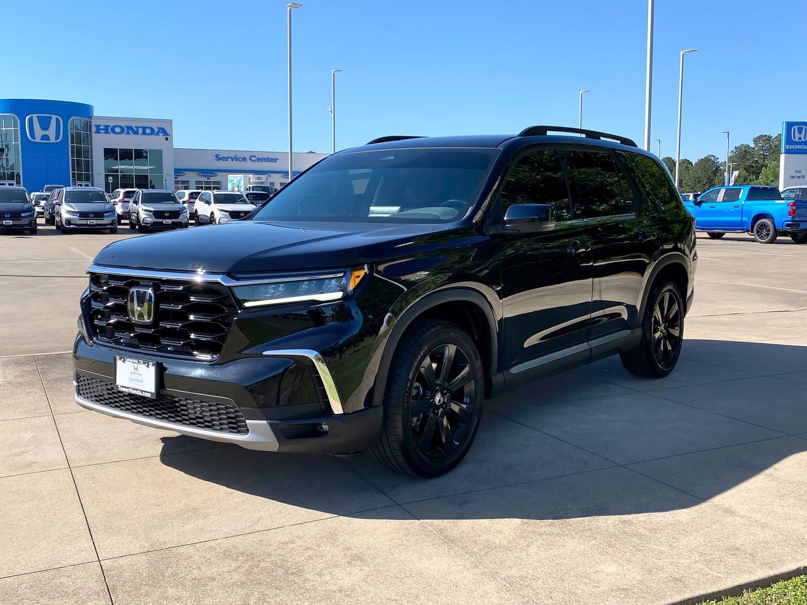 Used 2024 Honda Pilot Touring image 3
