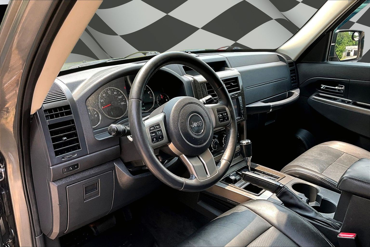 Used 2012 Jeep Liberty Limited Jet w/ Comfort/Convenience Group AWD/4WD image 13