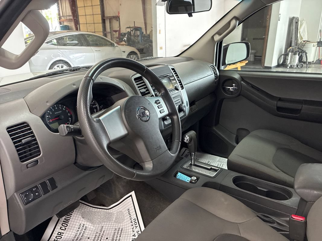 Used 2013 Nissan Xterra 4WD image 8