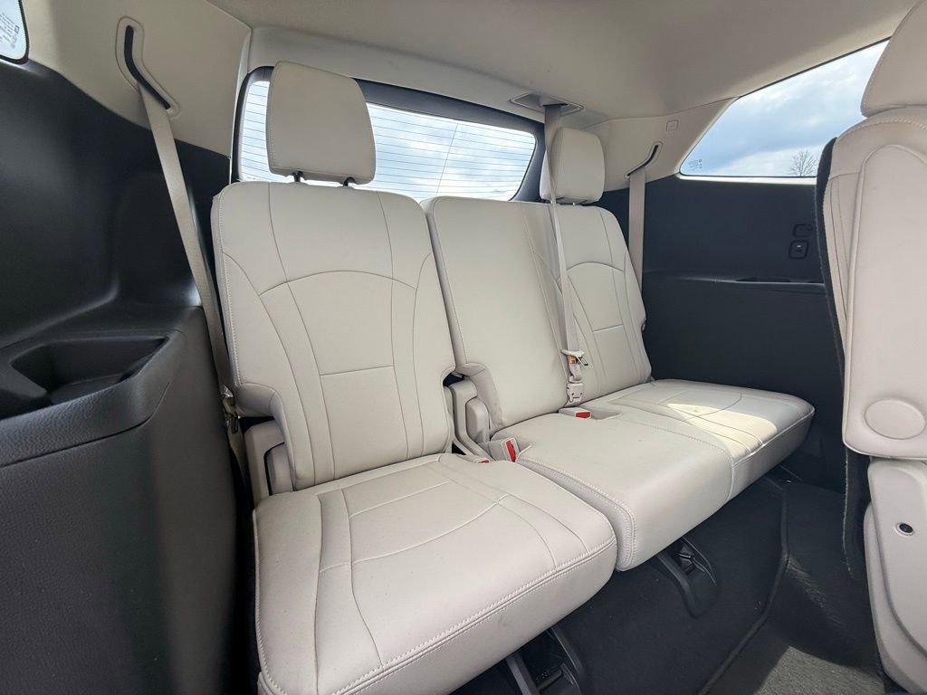 Used 2024 Buick Enclave Essence FWD image 36