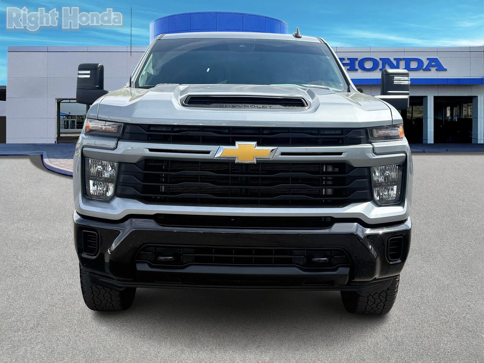 Used 2025 Chevrolet Silverado 2500 Custom w/ Custom Convenience Package AWD/4WD image 5