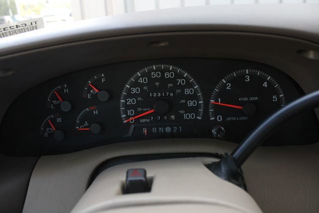 Used 1998 Ford Expedition Eddie Bauer AWD/4WD image 8