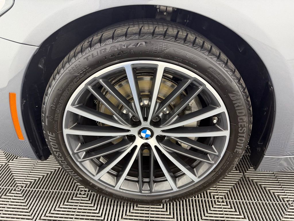 Used 2023 BMW 530i w/ Executive Package image 11