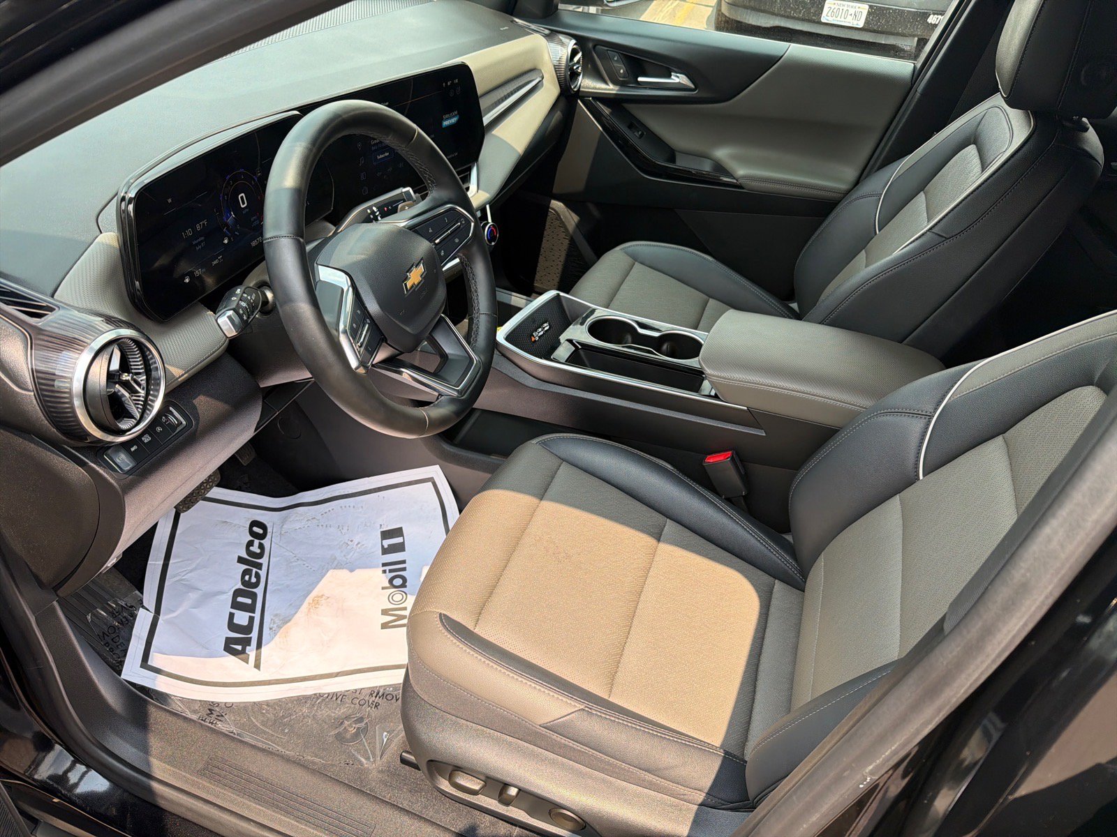 Used 2025 Chevrolet Equinox LT w/ Convenience Package II AWD/4WD image 14