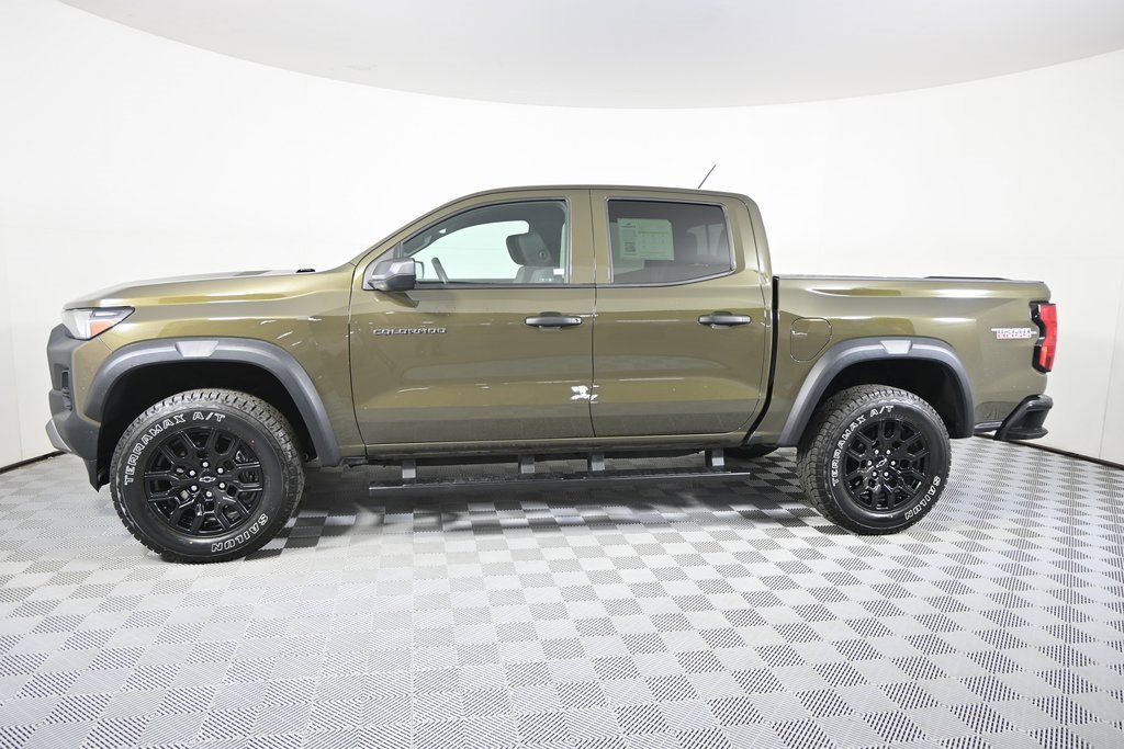 Used 2024 Chevrolet Colorado Trail Boss w/ Advanced Trailering Package image 2