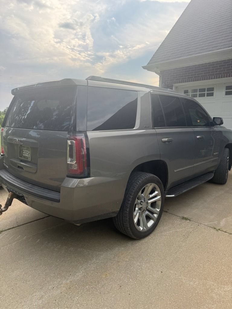 Used 2019 GMC Yukon SLT w/ Premium Edition AWD/4WD image 3