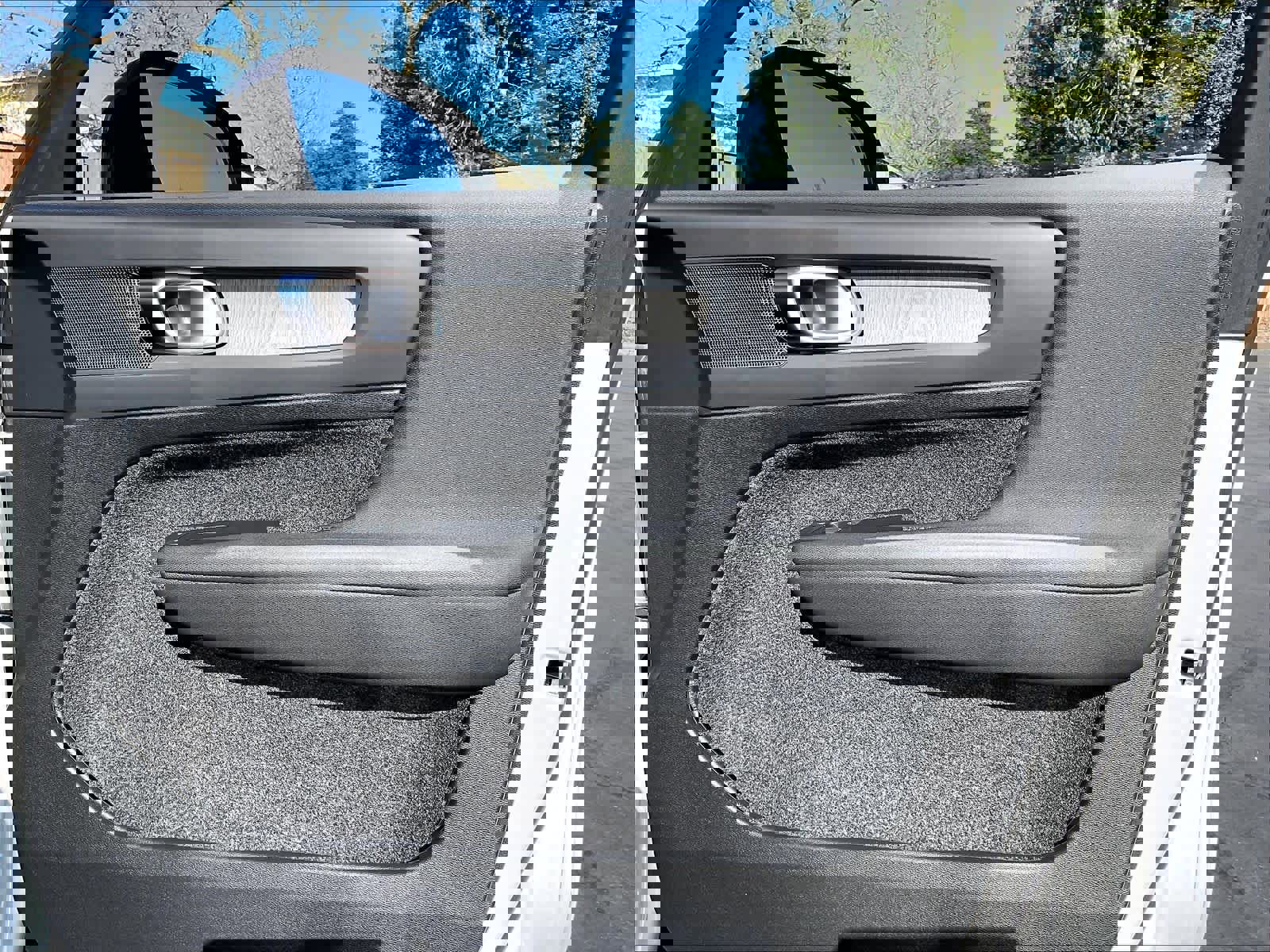 New 2026 Volvo XC40 B5 Plus w/ Protection Package Premier image 30