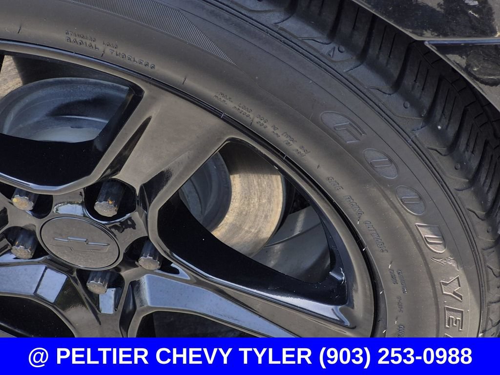 Used 2024 Chevrolet Camaro LT w/ Technology Package RWD image 6