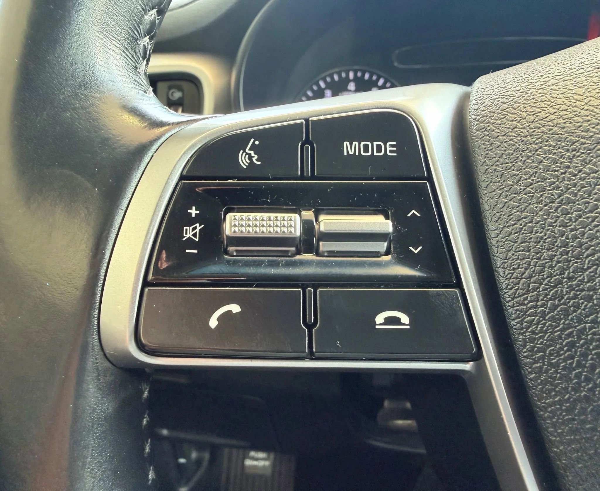 Used 2019 Kia Sorento LX w/ LX Convenience Package image 12