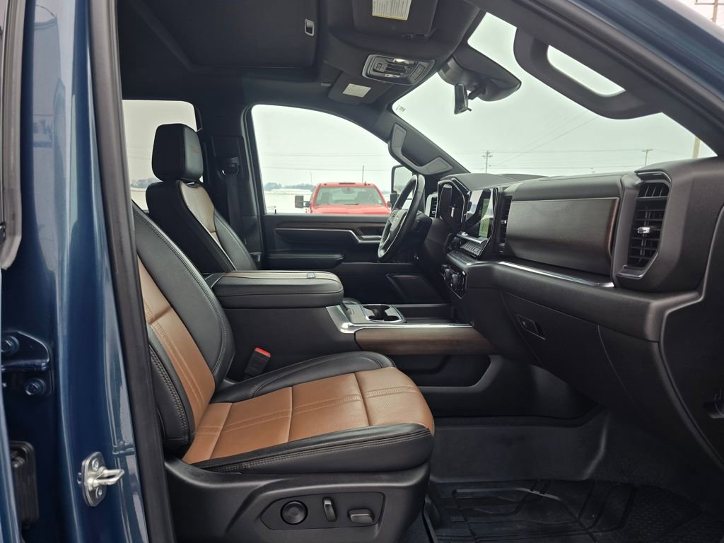 Used 2025 Chevrolet Silverado 2500 High Country w/ High Country Premium Package image 26