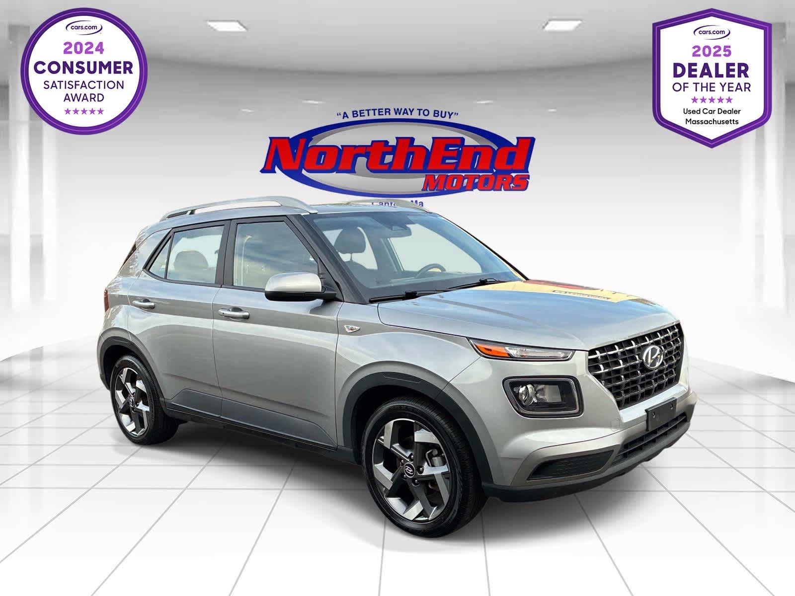 Used 2025 Hyundai Venue SEL FWD image 1