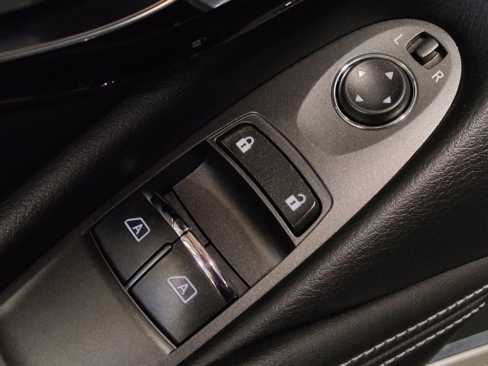 Used 2017 INFINITI Q60 w/ Premium Plus Package 3.0T image 27