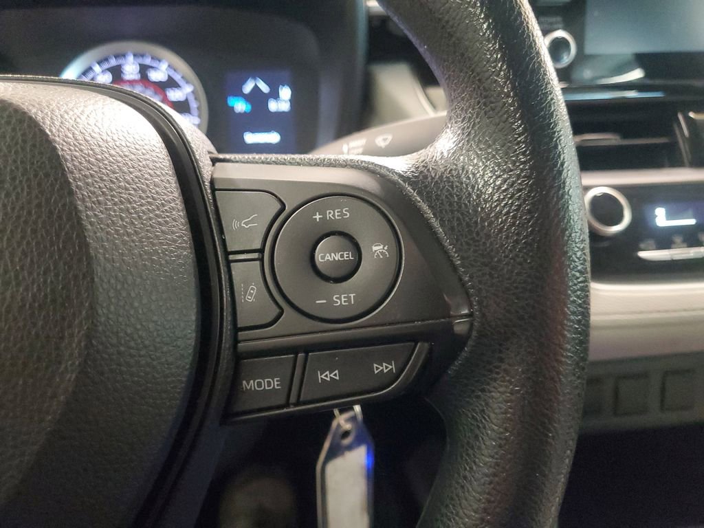 Certified 2022 Toyota Corolla Cross L image 21