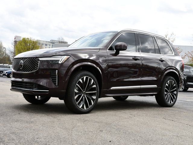 New 2025 Volvo XC90 T8 Plus w/ Protection Package Premier image 3