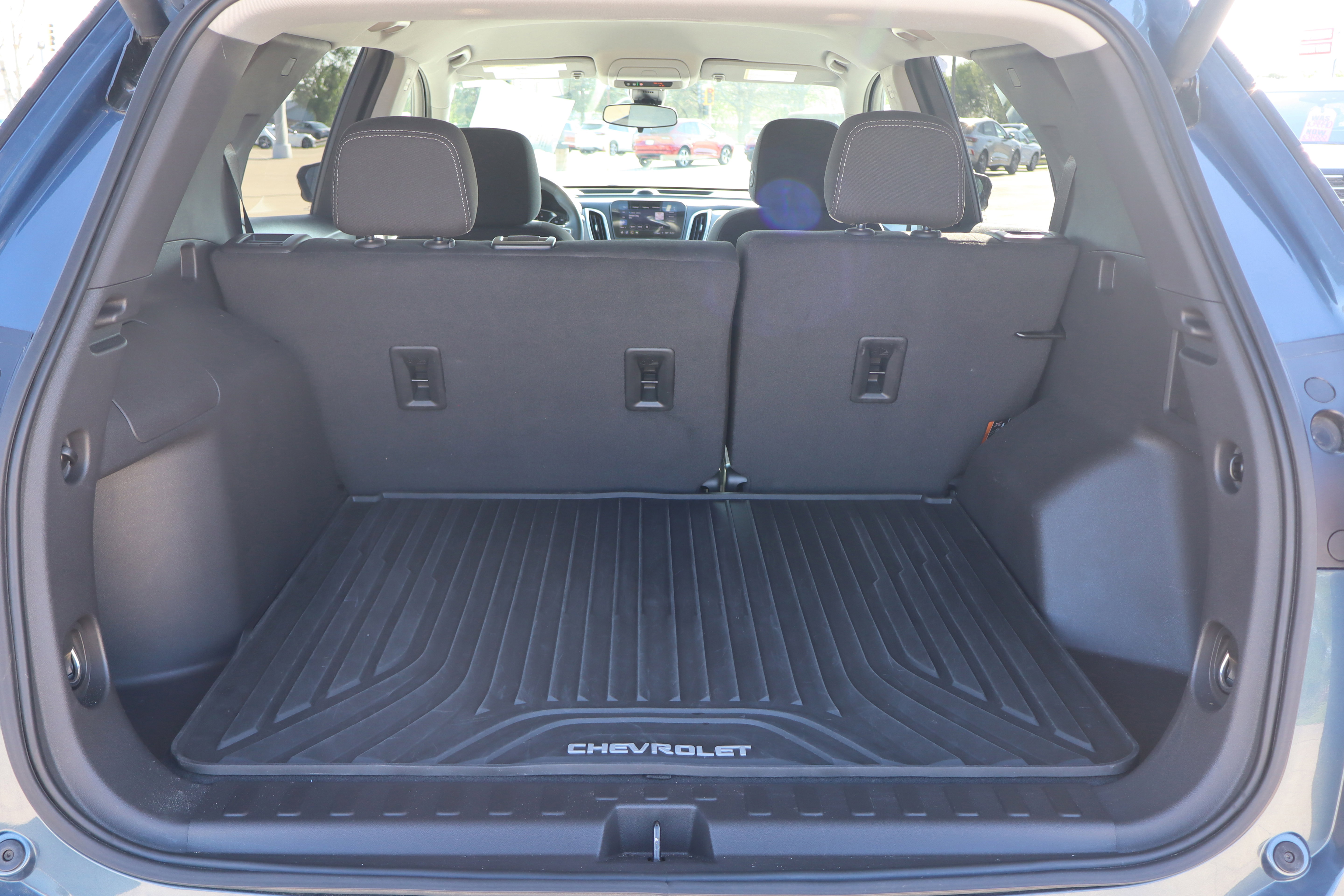 Used 2024 Chevrolet Equinox LT FWD image 24