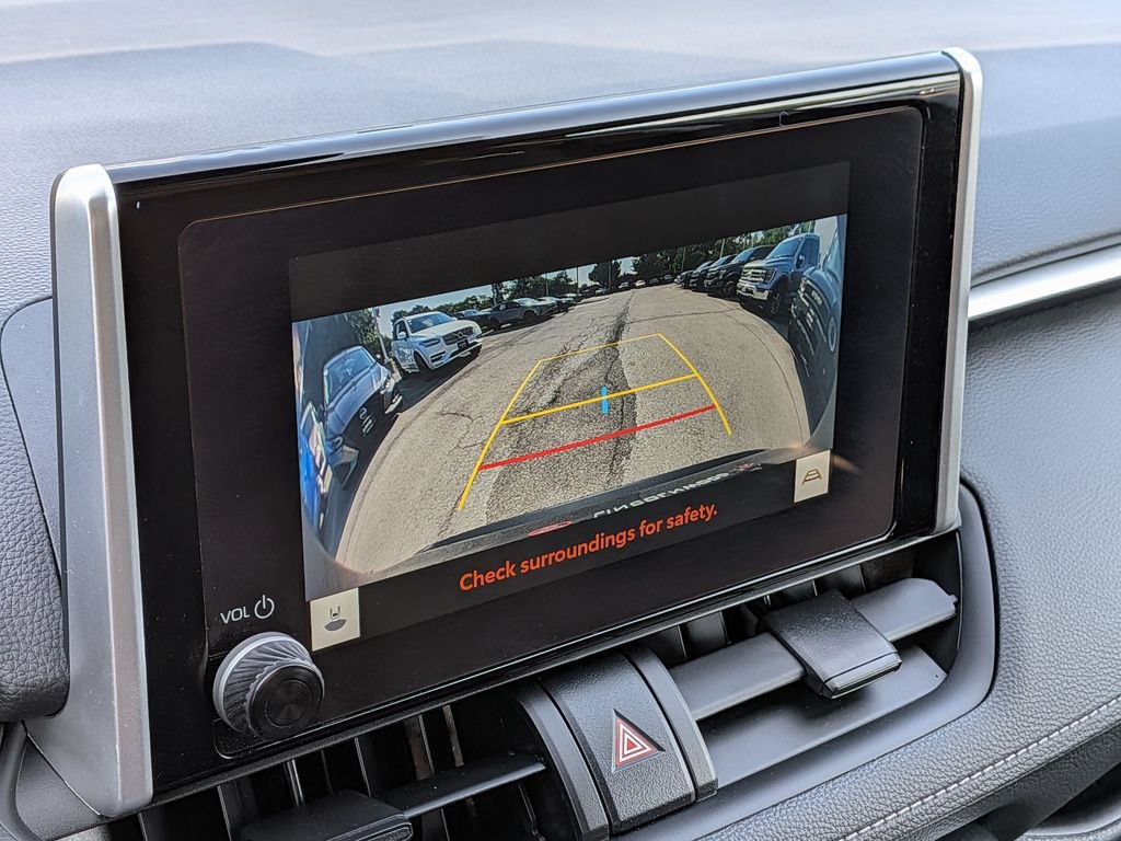 Used 2024 Toyota RAV4 LE AWD/4WD image 5