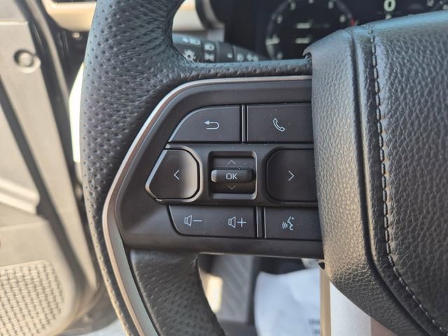 Used 2024 Toyota Tacoma TRD Sport AWD/4WD image 19