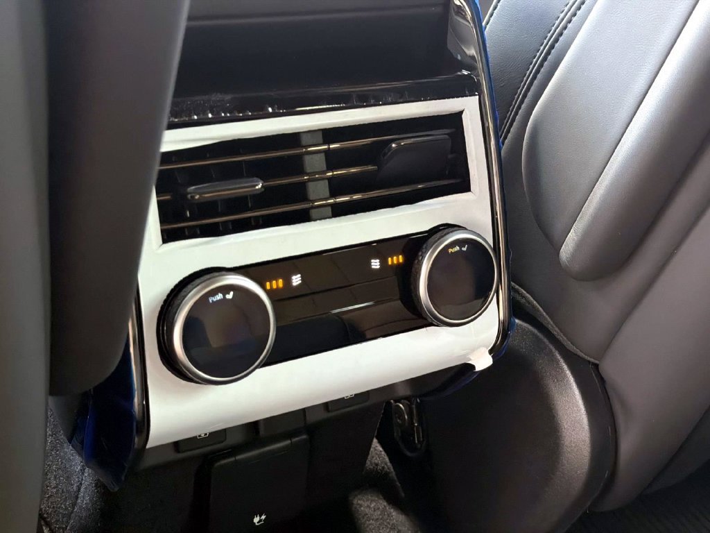 New 2026 Land Rover Range Rover Sport Dynamic SE AWD/4WD image 14