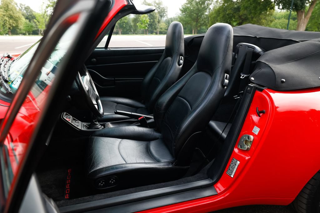 Used 1995 Porsche 911 Carrera RWD image 79