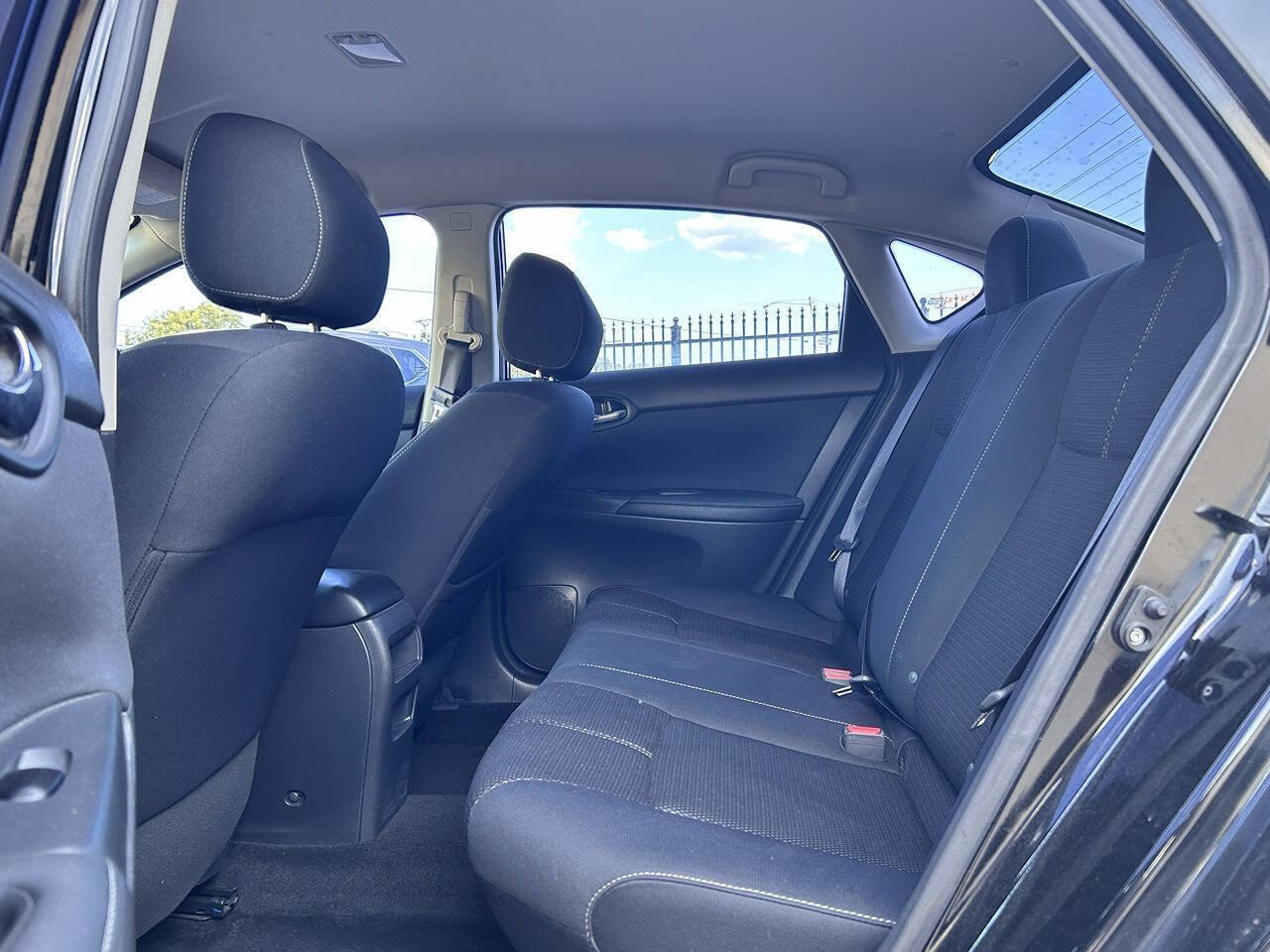 Used 2016 Nissan Sentra S FWD image 11