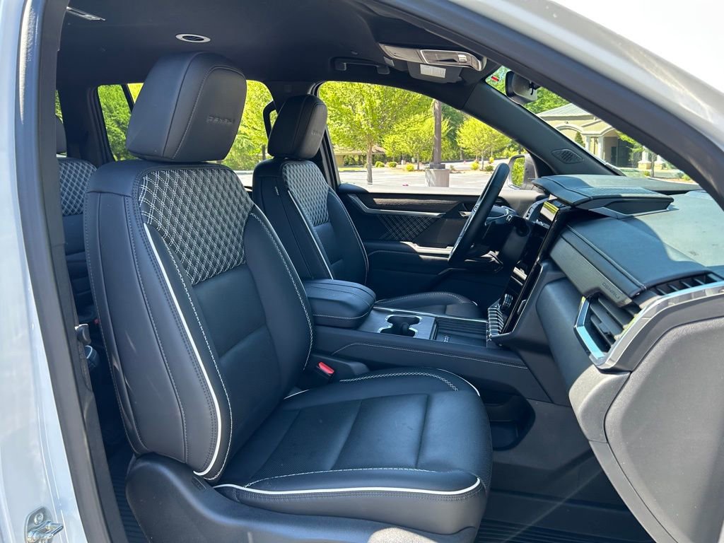 Used 2025 GMC Acadia Denali image 49