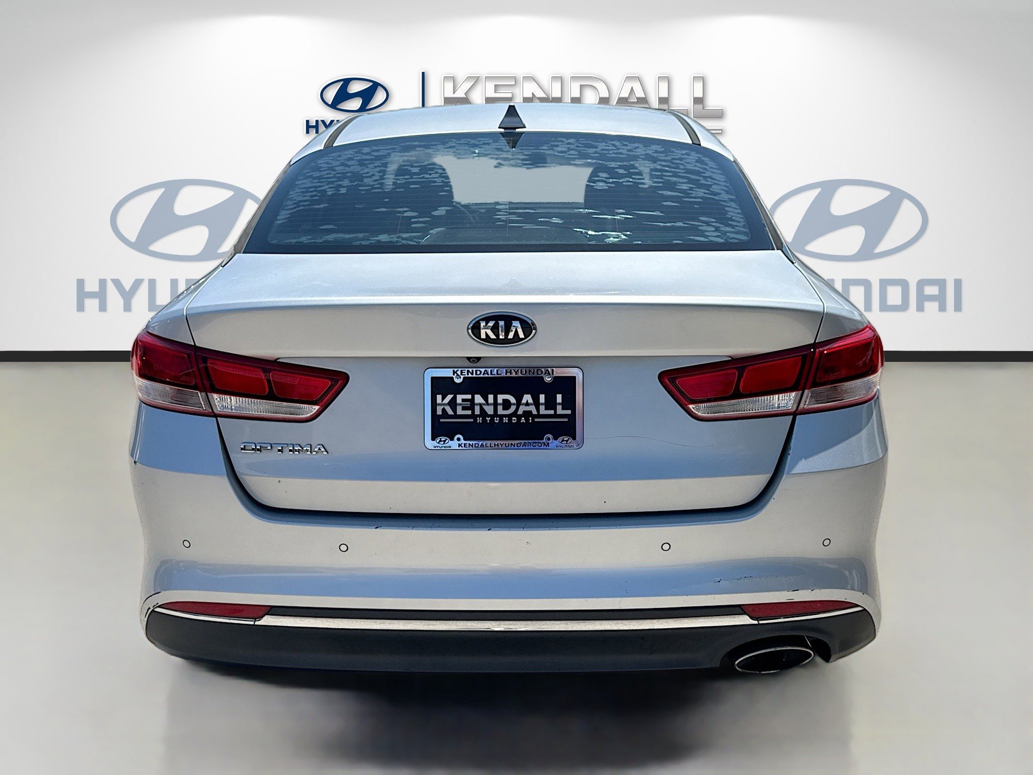 Used 2018 Kia Optima LX w/ 17" Alloy Wheels Package FWD image 5