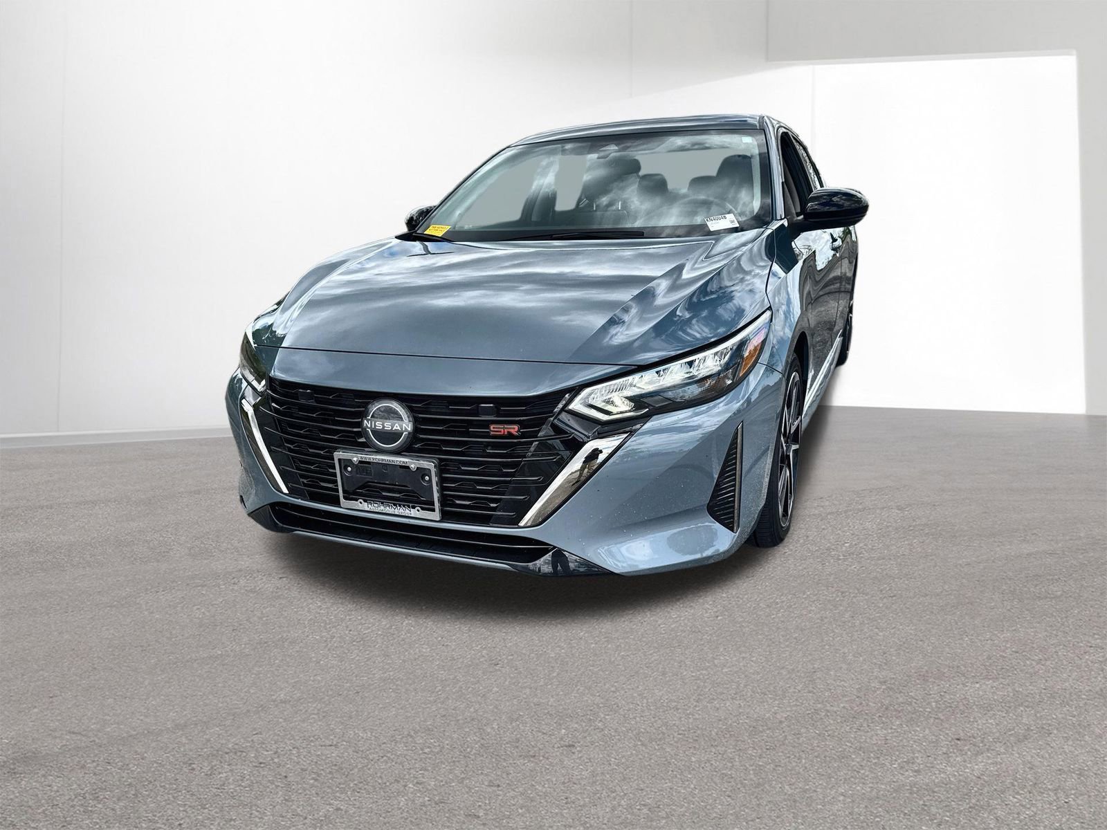 Used 2025 Nissan Sentra SR FWD image 2