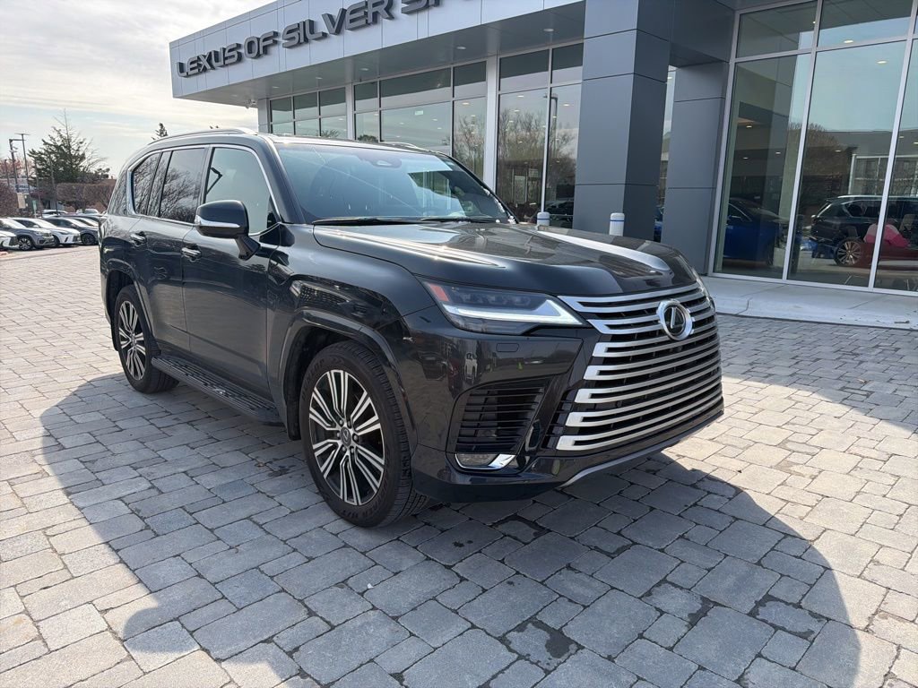 Used 2025 Lexus LX 600 4WD w/ Accessory Package (2T) image 3