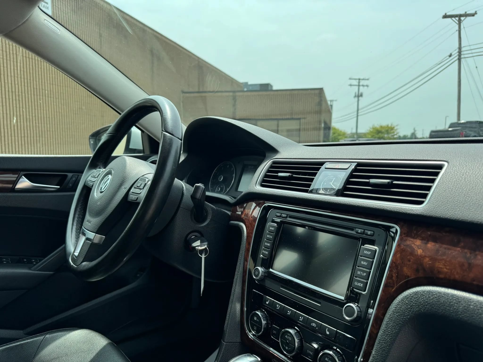 Used 2012 Volkswagen Passat 2.5 SEL Premium FWD image 26