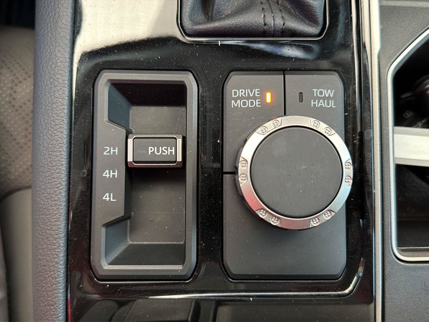 Used 2024 Toyota Tundra Limited AWD/4WD image 22