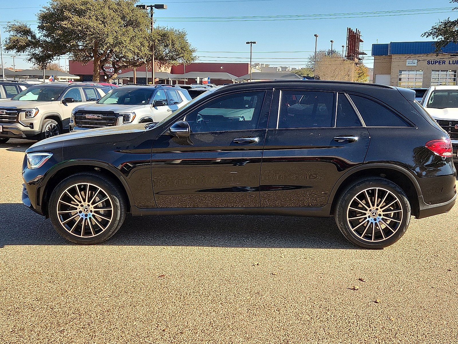 Used 2022 Mercedes-Benz GLC 300 4MATIC image 2