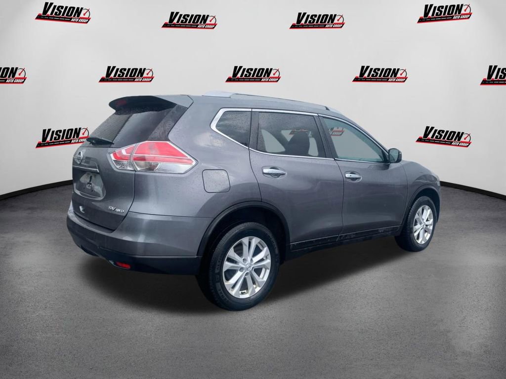 Used 2016 Nissan Rogue SV image 5