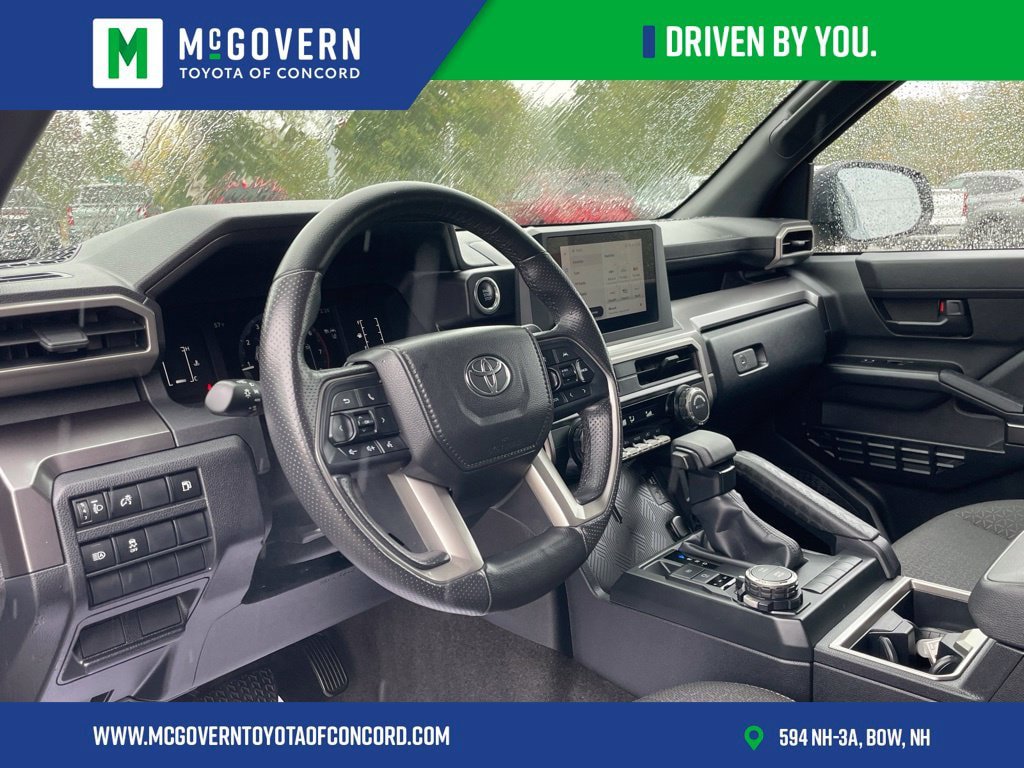 Used 2025 Toyota 4Runner SR5 AWD/4WD image 14
