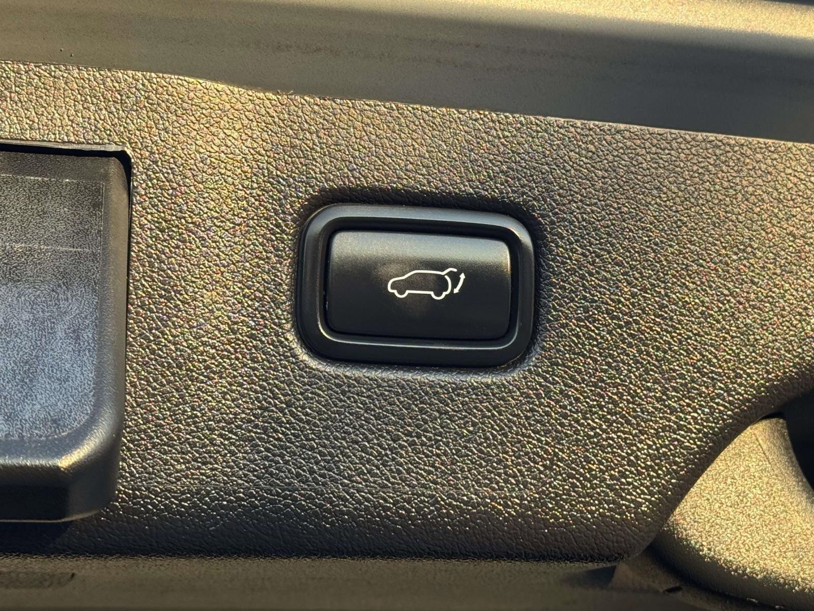 Used 2019 Kia Sorento SX image 9